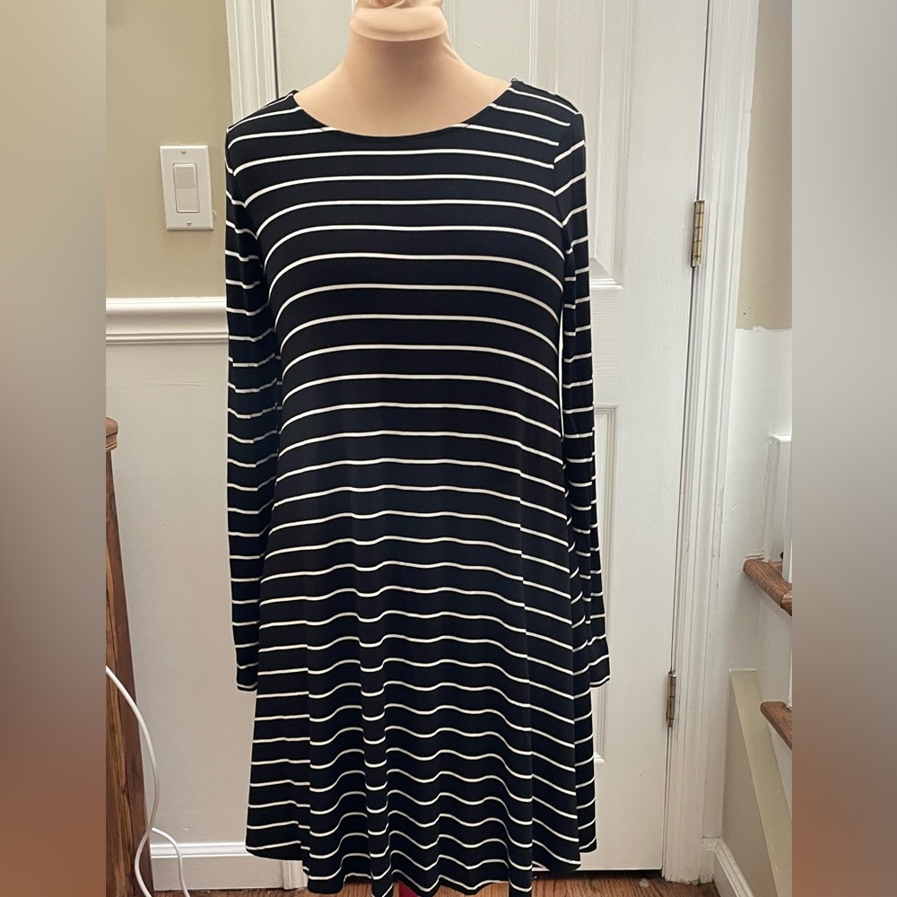 Old Navy, size M, black long sleeve short dress